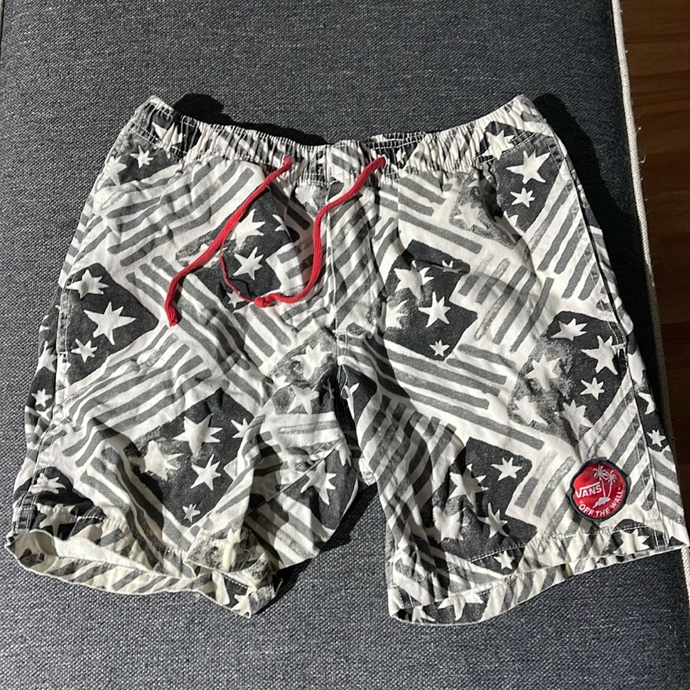 Vans OFF THE WALL Men’s Shorts. Size Small